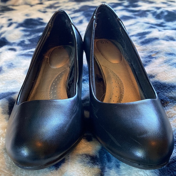 Black Heels, with almond tips - Picture 3 of 4